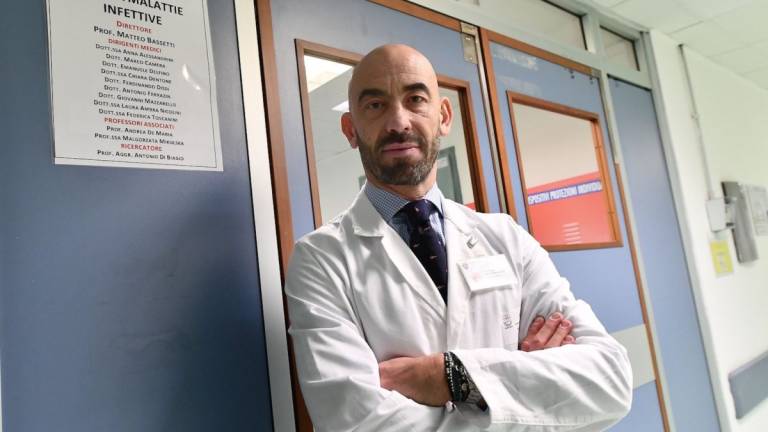 Covid Italia, Bassetti: Ora basta obblighi e decreti Covid Italia, Bassetti: Ora basta obblighi e decreti