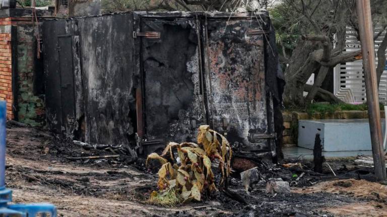 La parte interessata dalle fiamme (fotoservizio Massimo Fiorentini)