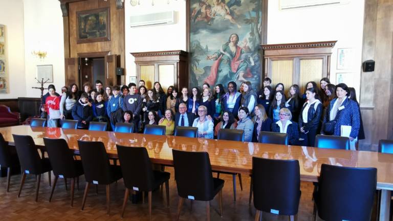 Ravenna, gli apprendisti ciceroni del Fai concludono la preparazione in Prefettura Ravenna, gli apprendisti ciceroni del Fai concludono la preparazione in Prefettura