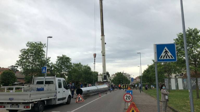 Antenna a Viserba, i cittadini bloccano i lavori - IL VIDEO Antenna a Viserba, i cittadini bloccano i lavori - IL VIDEO