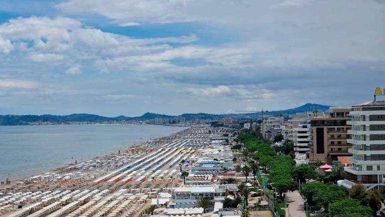 Rimini. Spiaggia, decreto indennizzi: niente sconti sui canoni demaniali Rimini. Spiaggia, decreto indennizzi: niente sconti sui canoni demaniali