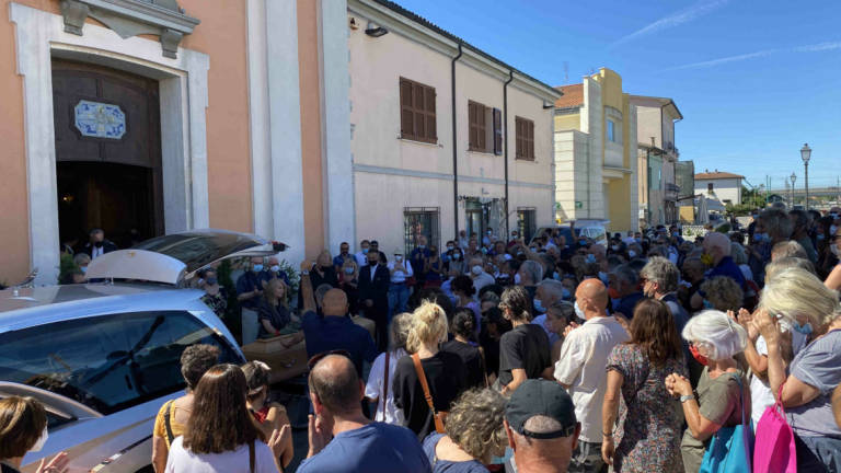 Cesenatico, Messa e mostra di foto per ricordare Lucio Briganti Cesenatico, Messa e mostra di foto per ricordare Lucio Briganti