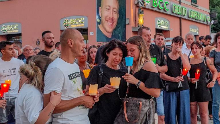 Castel del Rio la famiglia di Fabio Cappai: E' stato ucciso, non ha preso parte ad alcuna colluttazione Castel del Rio la famiglia di Fabio Cappai: E' stato ucciso, non ha preso parte ad alcuna colluttazione