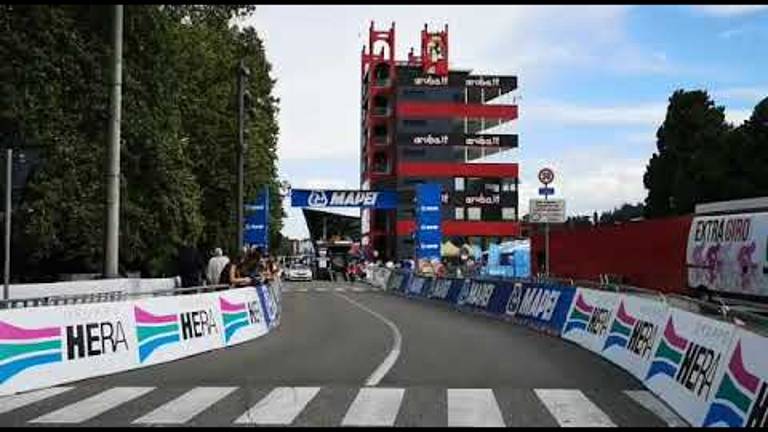 Ciclismo, partita la cronometro mondiale di Imola - Video Ciclismo, partita la cronometro mondiale di Imola - Video