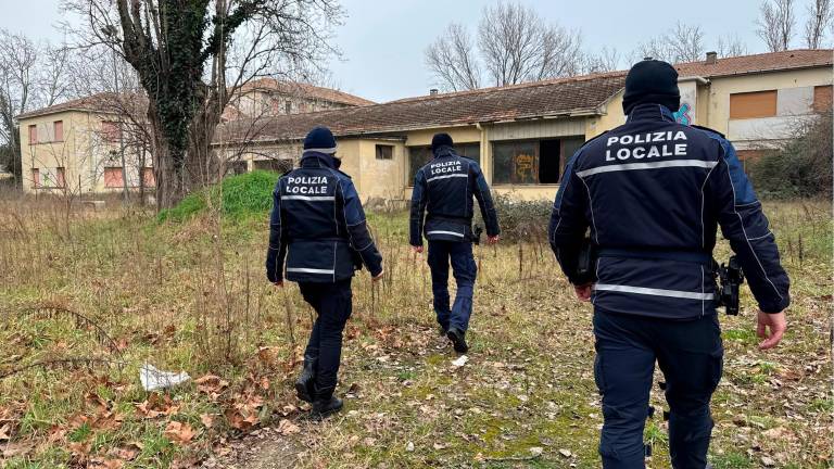 Controlli negli edifici della polizia locale Controlli negli edifici della polizia locale