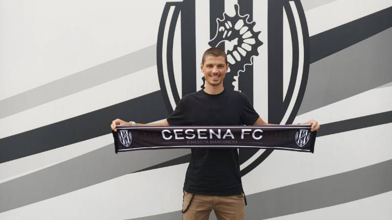 Calciomercato, Mattia Bortolussi è un nuovo attaccante del Cesena Calciomercato, Mattia Bortolussi è un nuovo attaccante del Cesena
