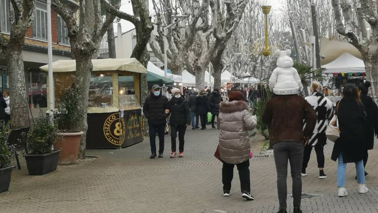 Bellaria, buon successo di pubblico per la Fiera di Santa Apollonia e mercoledì si replica Bellaria, buon successo di pubblico per la Fiera di Santa Apollonia e mercoledì si replica