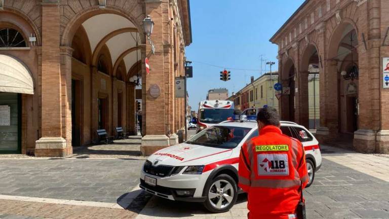 Coma etilico alla Barriera di Cesena: salvato 35enne Coma etilico alla Barriera di Cesena: salvato 35enne