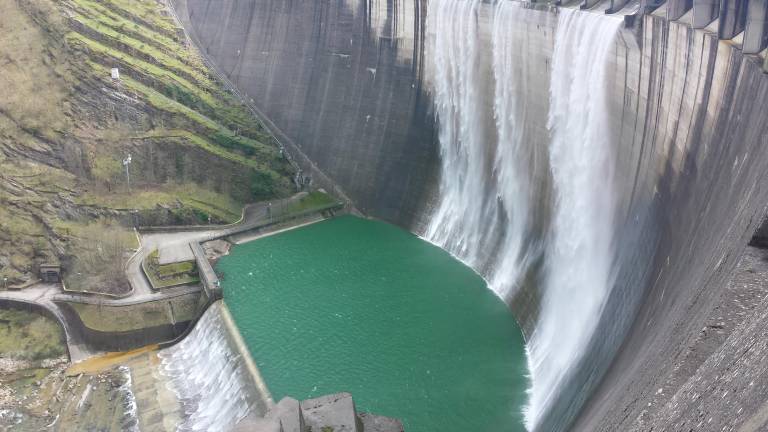 La diga di Ridracoli La diga di Ridracoli