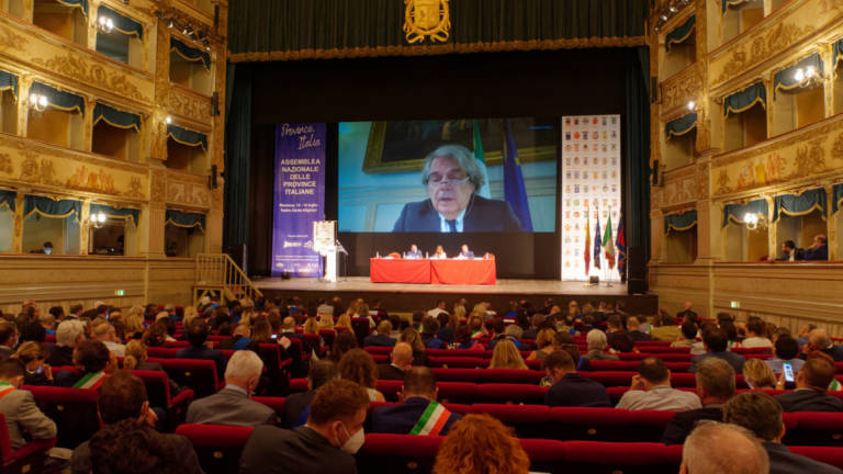 Ravenna: assemblea delle province al via con sei ministri all'Alighieri Ravenna: assemblea delle province al via con sei ministri all'Alighieri