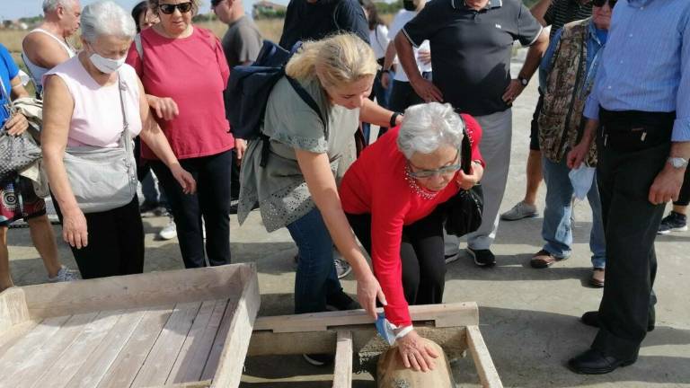 Cervia, la passeggiata sensoriale è un vero successo Cervia, la passeggiata sensoriale è un vero successo