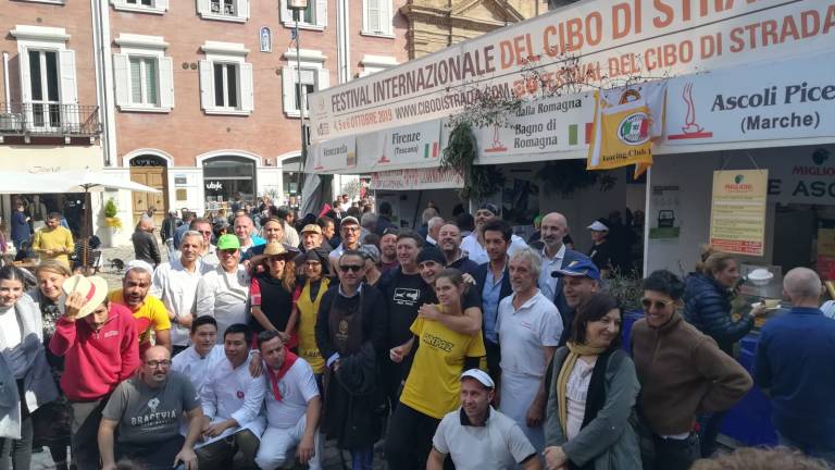Cibo di strada, a Cesena premiati ravioli cinesi e focaccia di Recco Cibo di strada, a Cesena premiati ravioli cinesi e focaccia di Recco