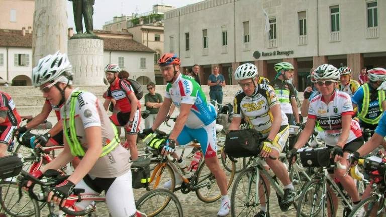 Lugo pronta all'invasione dei 400 ciclisti della 1001 miglia Italia Lugo pronta all'invasione dei 400 ciclisti della 1001 miglia Italia