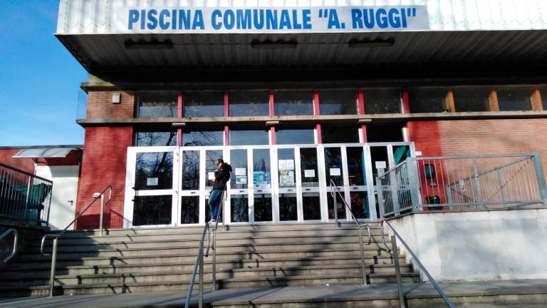 La scala di accesso al palazzetto Ruggi percorsa ogni giorno da un migliaio di utenti in media foto mmph La scala di accesso al palazzetto Ruggi percorsa ogni giorno da un migliaio di utenti in media foto mmph