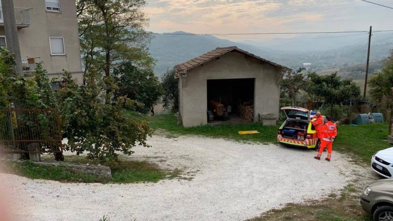 Tragedia a Montecolombo: muore schiacciato dal trattore Tragedia a Montecolombo: muore schiacciato dal trattore
