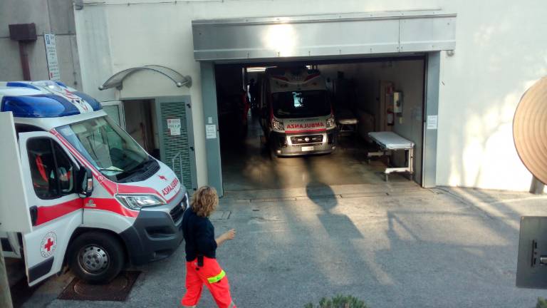 Ucciso da un infarto nel cortile di una clinica a Cesena Ucciso da un infarto nel cortile di una clinica a Cesena