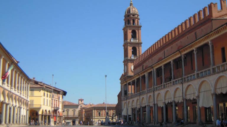 Faenza, sabato luci e musica per dire no alla guerra in Ucraina Faenza, sabato luci e musica per dire no alla guerra in Ucraina