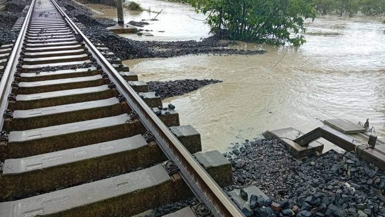 Treni, brutte notizie per i pendolari ravennati: Rfi non sa quando ripartiranno le linee per Bologna Treni, brutte notizie per i pendolari ravennati: Rfi non sa quando ripartiranno le linee per Bologna