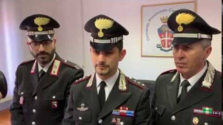 Conti correnti aperti con documenti falsi, donna arrestata a Riccione Conti correnti aperti con documenti falsi, donna arrestata a Riccione