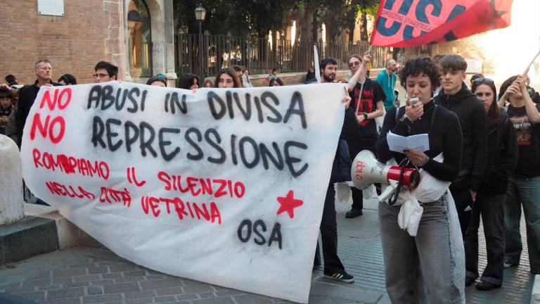 Ravenna, il collettivo Osa ha sfilato in centro Ravenna, il collettivo Osa ha sfilato in centro
