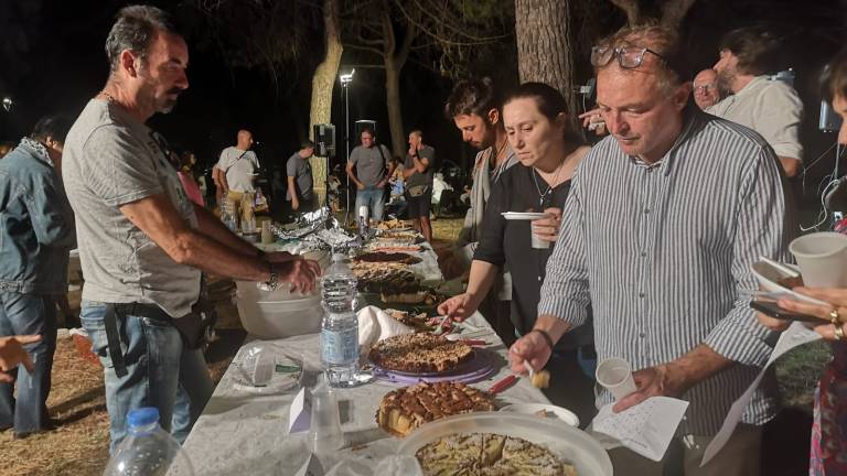 Savignano, Chef di quartiere: vincono i ravioli di pesce e la cheescake allo squacquerone Savignano, Chef di quartiere: vincono i ravioli di pesce e la cheescake allo squacquerone