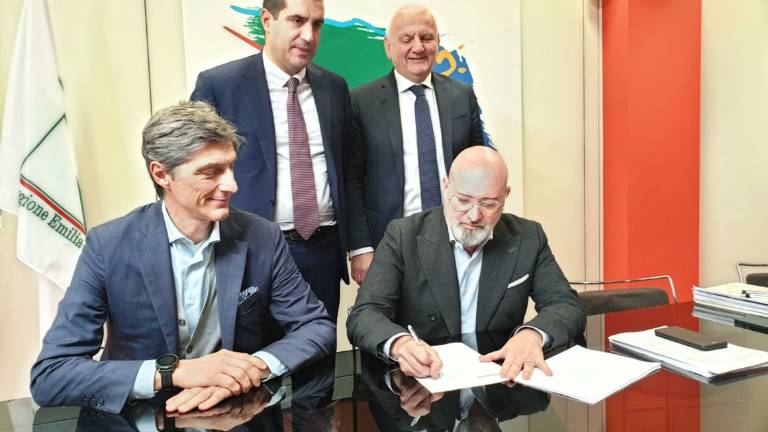 Ravenna, rigassificatore: la firma sul decreto. Porterà 5 miliardi di metri cubi di gas all'anno Ravenna, rigassificatore: la firma sul decreto. Porterà 5 miliardi di metri cubi di gas all'anno