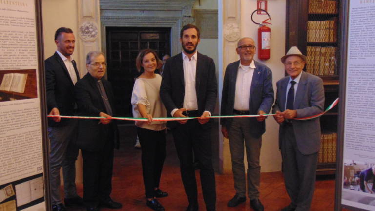 Cesena, Vescovo e Rabbino inaugurano la mostra Torah Project in Malatestiana Cesena, Vescovo e Rabbino inaugurano la mostra Torah Project in Malatestiana