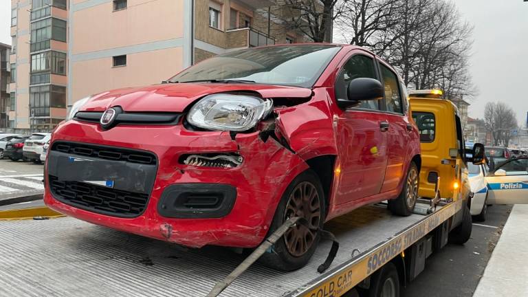 Incidenti a Cesena, camion rovesciato sulla Secante e frontale su viale Bovio: traffico in tilt - VIDEO Incidenti a Cesena, camion rovesciato sulla Secante e frontale su viale Bovio: traffico in tilt - VIDEO