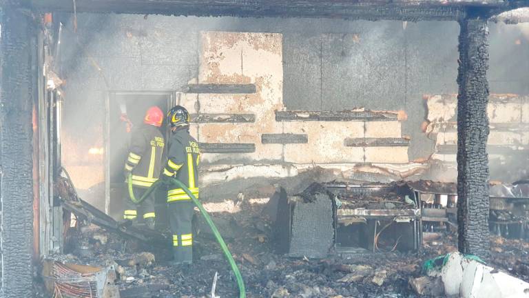 Incendio al Kiosko il Vincanto di Villa Verucchio, il locale del cantante Filippo Malatesta: origine quasi sicuramente dolosa - VIDEO GALLERY