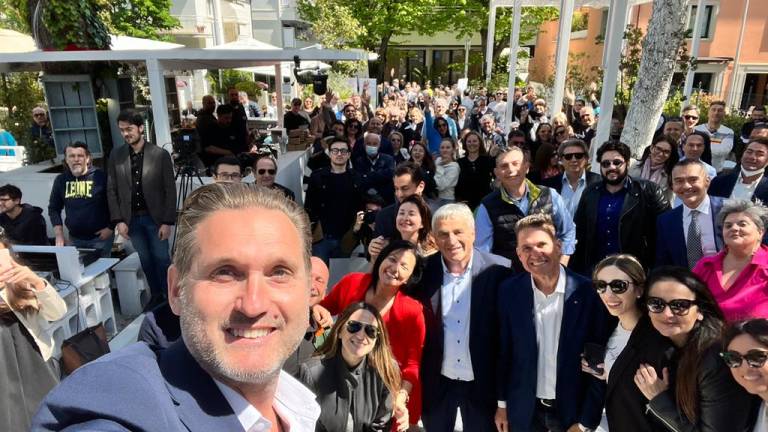 Riccione, doppio annuncio di Caldari: Divento babbo e mi candido sindaco Riccione, doppio annuncio di Caldari: Divento babbo e mi candido sindaco