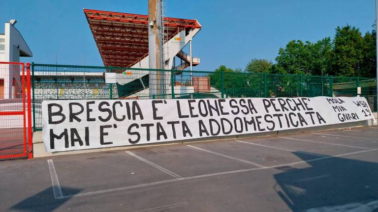 La solidarietà dei tifosi del Cesena agli amici di Brescia: “Non mollate” La solidarietà dei tifosi del Cesena agli amici di Brescia: “Non mollate”
