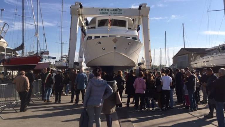 Nuova motonave passeggeri varata a Cesenatico Nuova motonave passeggeri varata a Cesenatico