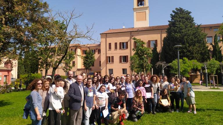 Savignano: il sole illumina i bambini di Se leggi... sei forte Savignano: il sole illumina i bambini di Se leggi... sei forte