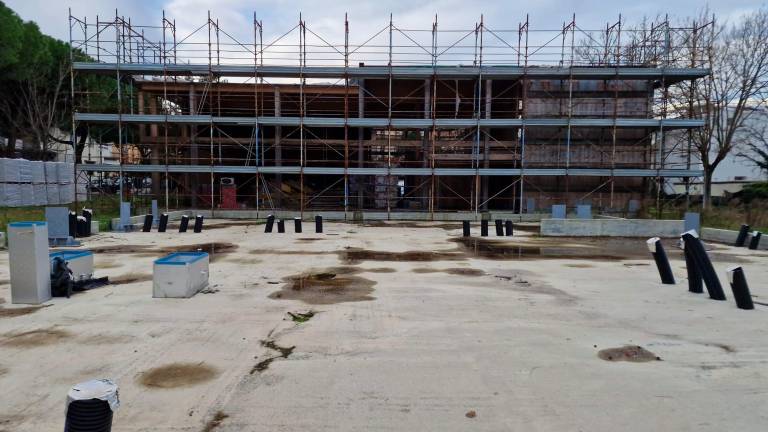 Riccione. Avanza il completamento della nuova scuola di via Panoramica Riccione. Avanza il completamento della nuova scuola di via Panoramica