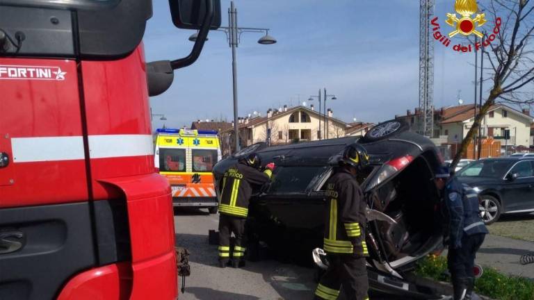 San Mauro Pascoli, incidente: l'auto si ribalta da un lato, 56enne all'ospedale San Mauro Pascoli, incidente: l'auto si ribalta da un lato, 56enne all'ospedale