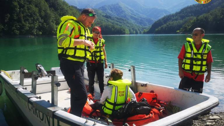 Cade in zona diga di Ridracoli e si lesiona una gamba: donna di Bagno di Romagna salvata dal Soccorso Alpino Cade in zona diga di Ridracoli e si lesiona una gamba: donna di Bagno di Romagna salvata dal Soccorso Alpino