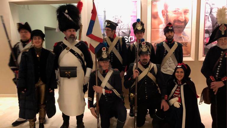 A Cesena un tuffo nel passato con le truppe napoleoniche schierate al cinema Eliseo A Cesena un tuffo nel passato con le truppe napoleoniche schierate al cinema Eliseo