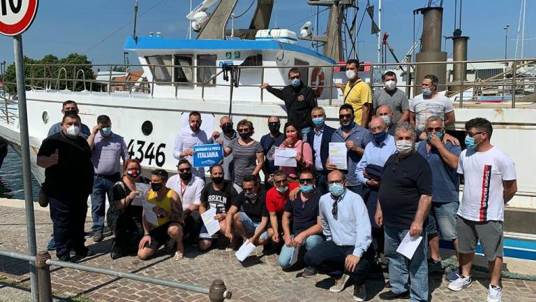 Pescatori furiosi: Dovremo fermarci o licenziare i dipendenti Pescatori furiosi: Dovremo fermarci o licenziare i dipendenti