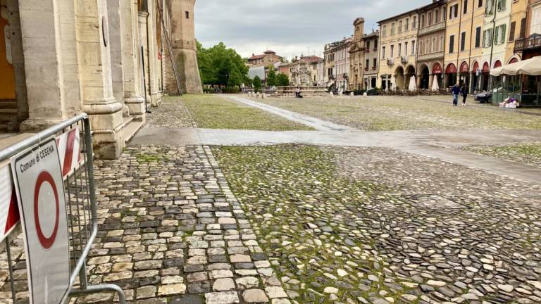 Cesena, da lunedì via ai lavori alla pavimentazione di Piazza del Popolo Cesena, da lunedì via ai lavori alla pavimentazione di Piazza del Popolo