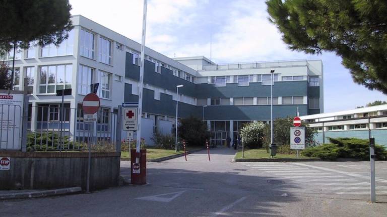 Covid: una morta al Bufalini, 11 contagi al Marconi di Cesenatico Covid: una morta al Bufalini, 11 contagi al Marconi di Cesenatico