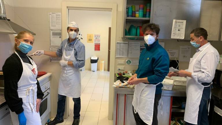 Faenza, la Caritas distribuisce 10.000 pasti Faenza, la Caritas distribuisce 10.000 pasti