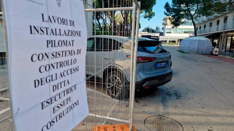 Riccione, sicurezza in centro: via all’installazione dei pilomat Riccione, sicurezza in centro: via all’installazione dei pilomat