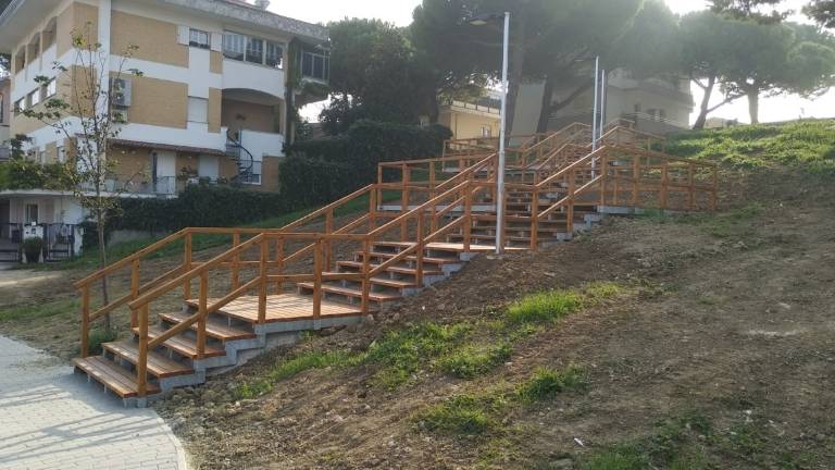 Riccione, è fruibile la scala presso la scuola Brandi Riccione, è fruibile la scala presso la scuola Brandi