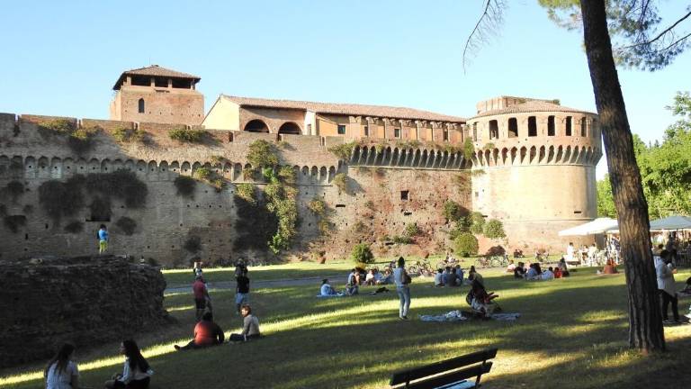 “Ponte”e vacanze alternative, caccia al verde a Imola e in Vallata “Ponte”e vacanze alternative, caccia al verde a Imola e in Vallata