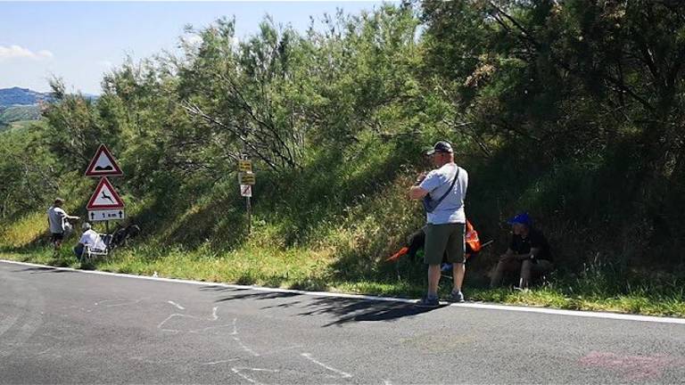 Ciclismo, l'attesa del Giro 'Italia under 23 degli appassionati sulla Gallisterna Ciclismo, l'attesa del Giro 'Italia under 23 degli appassionati sulla Gallisterna