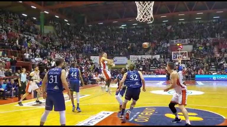Basket A2, vittorie, primo posto e derby: così l'Unieuro ha conquistato Forlì VIDEO Basket A2, vittorie, primo posto e derby: così l'Unieuro ha conquistato Forlì VIDEO