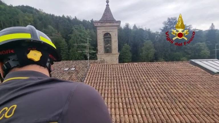 Terremoto. Ispezione degli edifici a Tredozio, spuntano numerose crepe VIDEO Terremoto. Ispezione degli edifici a Tredozio, spuntano numerose crepe VIDEO