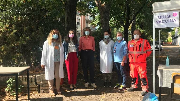 Forlì, il camper dei vaccini al Liceo Scientifico. Le date delle prossime tappe Forlì, il camper dei vaccini al Liceo Scientifico. Le date delle prossime tappe