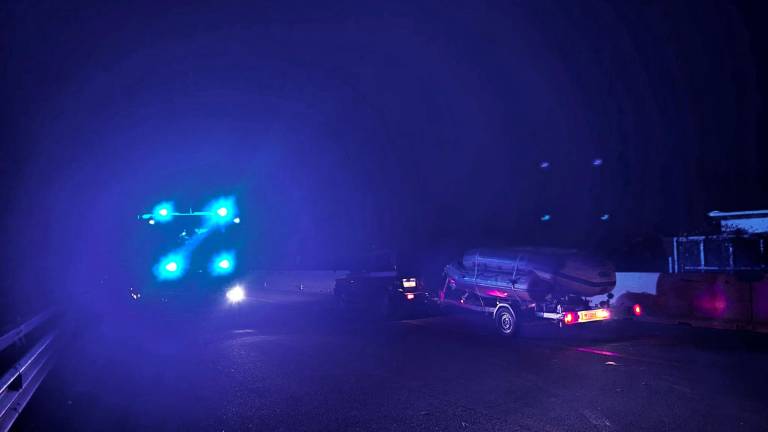 Ravenna, una persona cade nel Ronco: salvato dai pompieri Ravenna, una persona cade nel Ronco: salvato dai pompieri