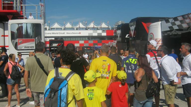 Covid, domenica 19 il camper dei vaccini sarà al circuito di Misano per la MotoGp Covid, domenica 19 il camper dei vaccini sarà al circuito di Misano per la MotoGp